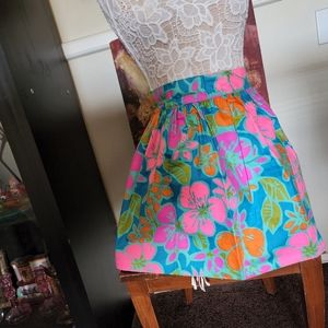 1/2 Apron Vibrant Flowers Colors With Pink Bow.